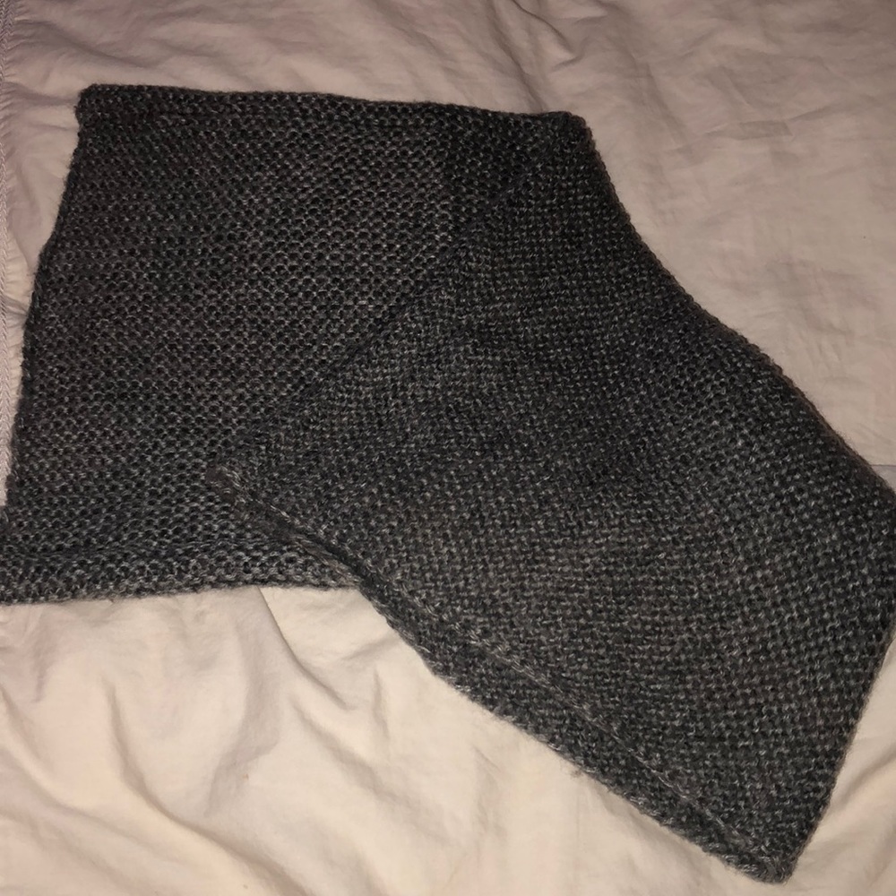 Thick gray scarf